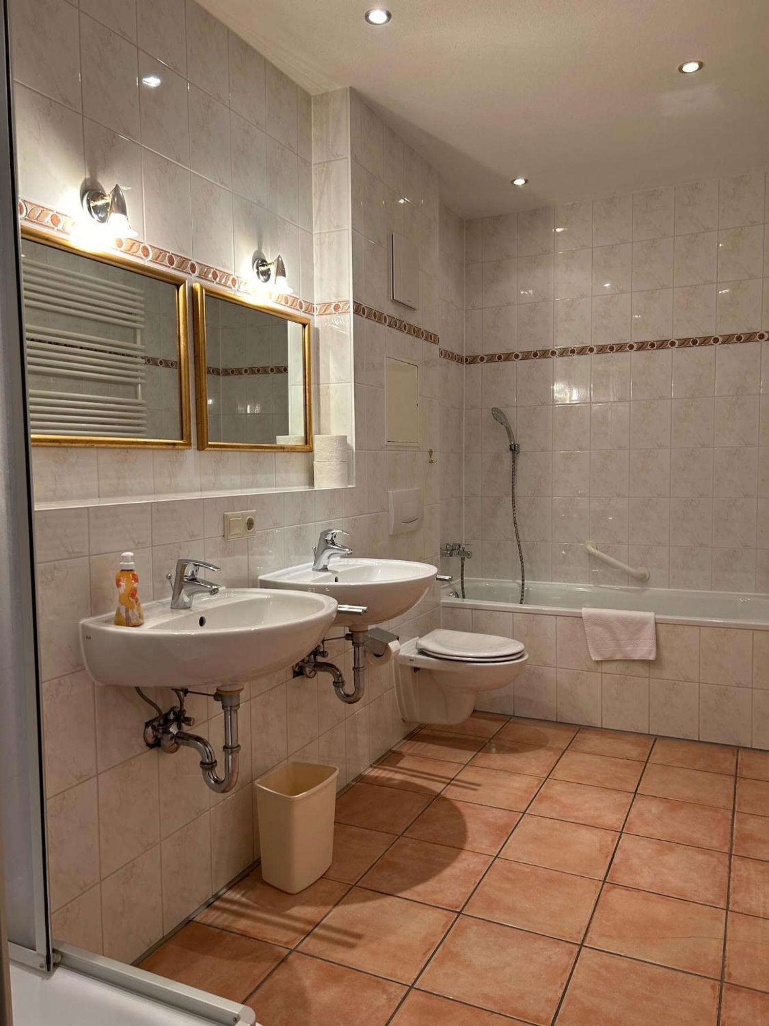 Gabi Mit Pool Und Sauna Übersee Eksteriør bilde