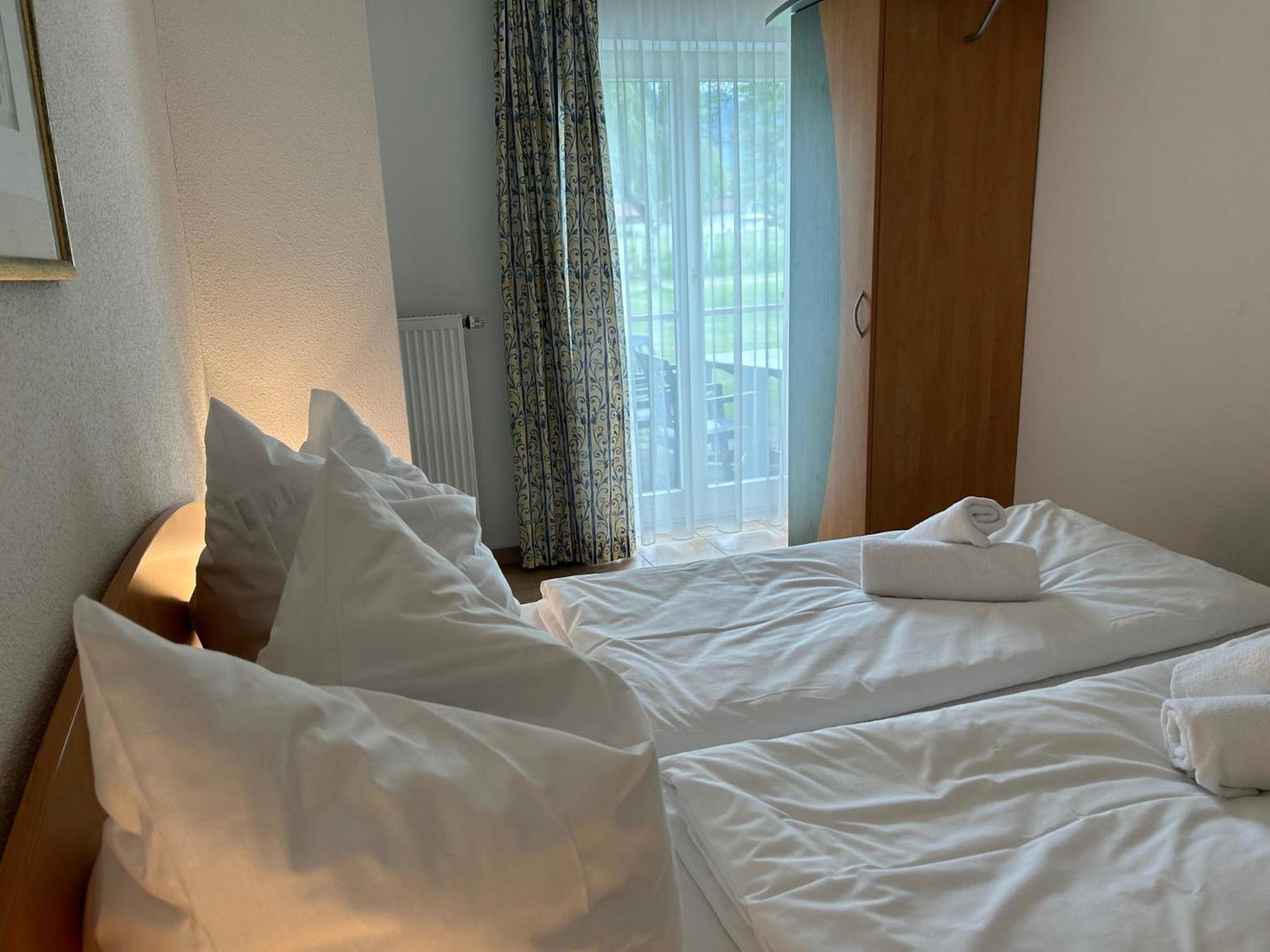 Gabi Mit Pool Und Sauna Übersee Eksteriør bilde